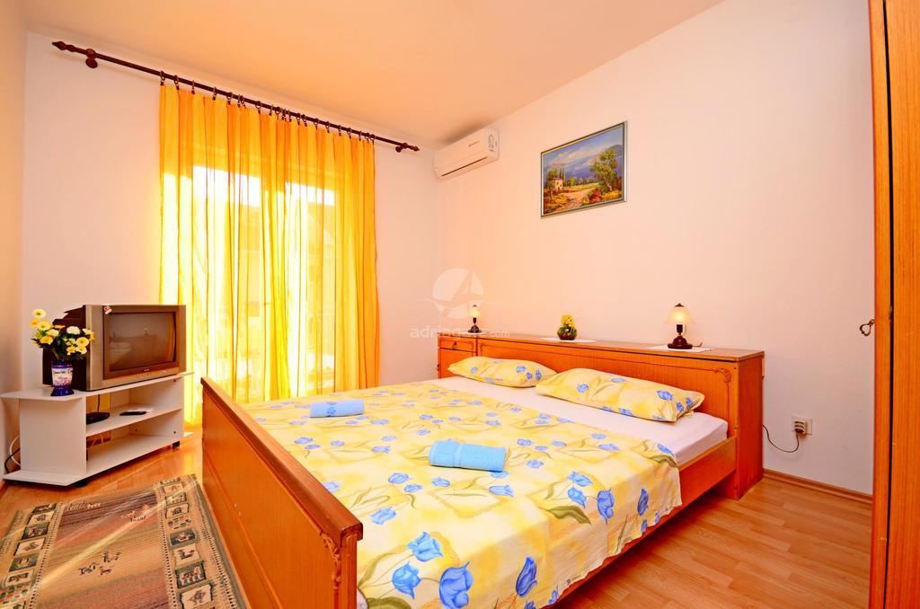 Apartments Mario With Private Parking Makarska Rom bilde